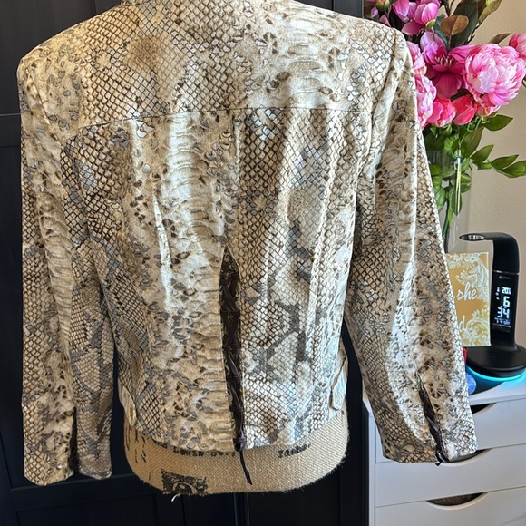 Simon Chang Women’s Faix Snake Print Designer Jacket - Picture 4 of 6